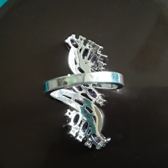 Ring - Picture 3 of 4